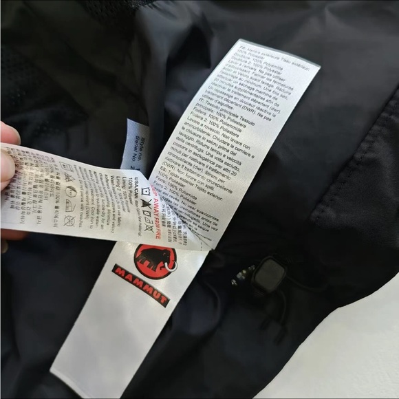 Mammut Black Gore-Tex Performance Jacket - Picture 8 of 8